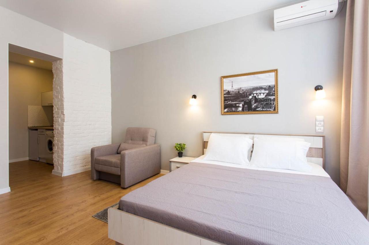 Cozy Apartment Beside Metro Yaroslava Mudroho, Universytet - Chernyshevska Str 95-6 Charkiv Exteriör bild