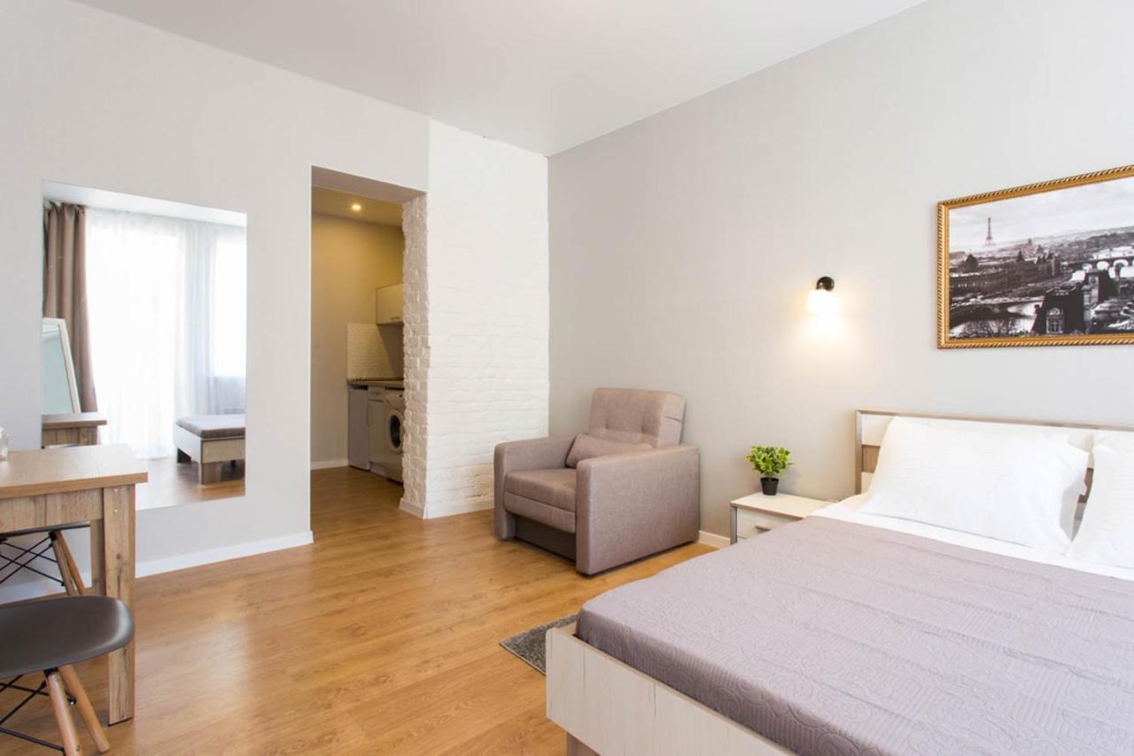 Cozy Apartment Beside Metro Yaroslava Mudroho, Universytet - Chernyshevska Str 95-6 Charkiv Exteriör bild