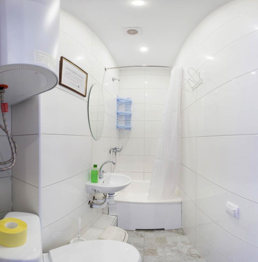 Cozy Apartment Beside Metro Yaroslava Mudroho, Universytet - Chernyshevska Str 95-6 Charkiv Exteriör bild